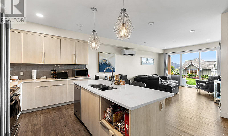 104 2777 North Beach...