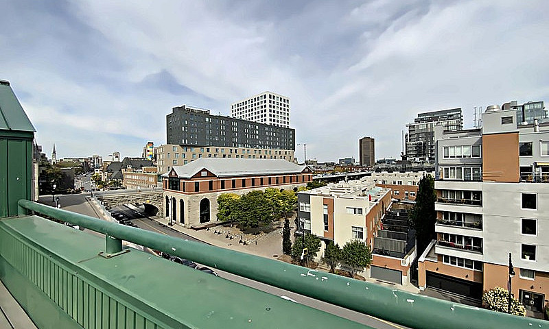 $379,900 - Loft For ...