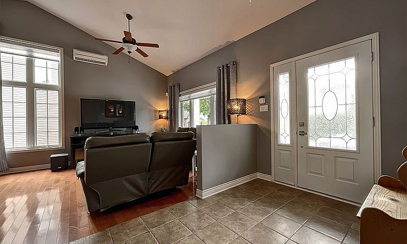 $519,900 - Bungalow ...