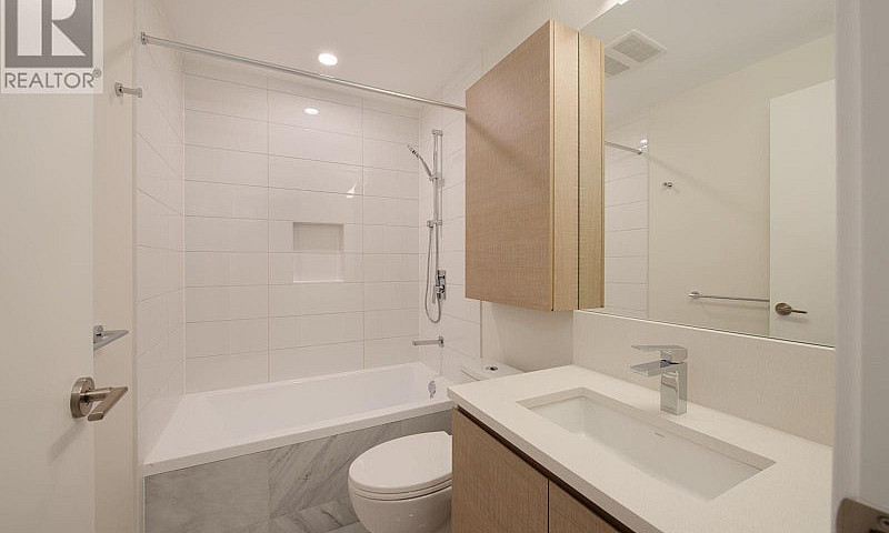 1712 2108 Gilmore Av...