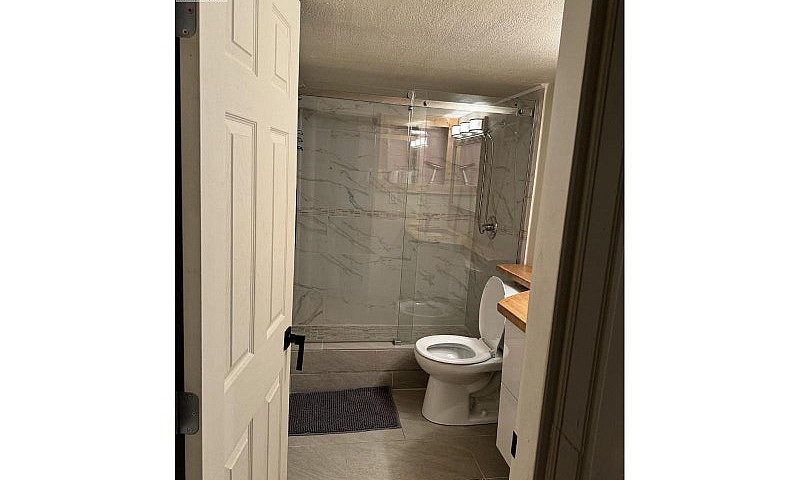 1407 W48 Ave Vancouv...