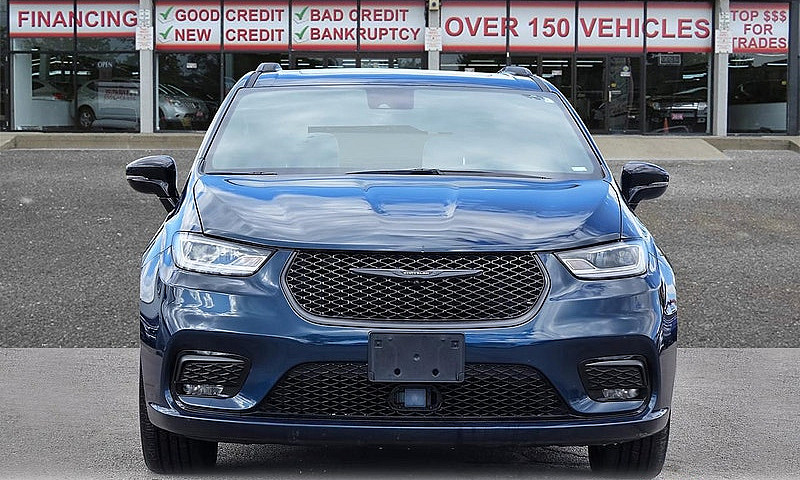 2025 Chrysler Pacifi...