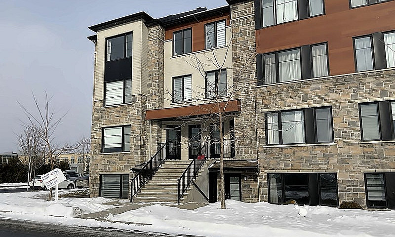 389 999$ - Condo À V...