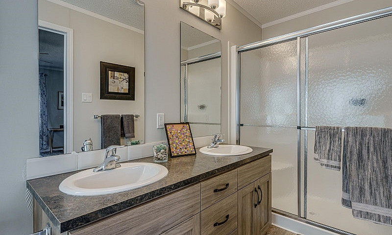 Former Show Home. Pr...
