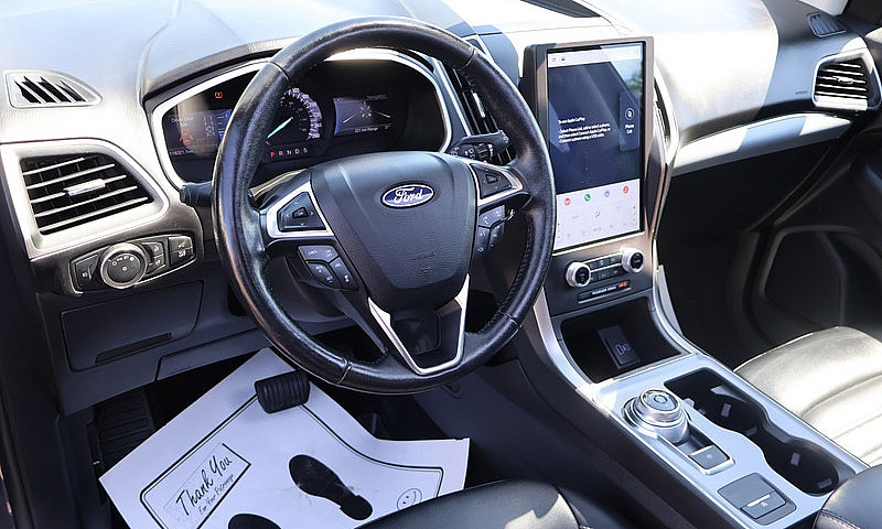 2021 Ford Edge...
