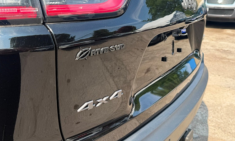 2020 Jeep Cherokee T...