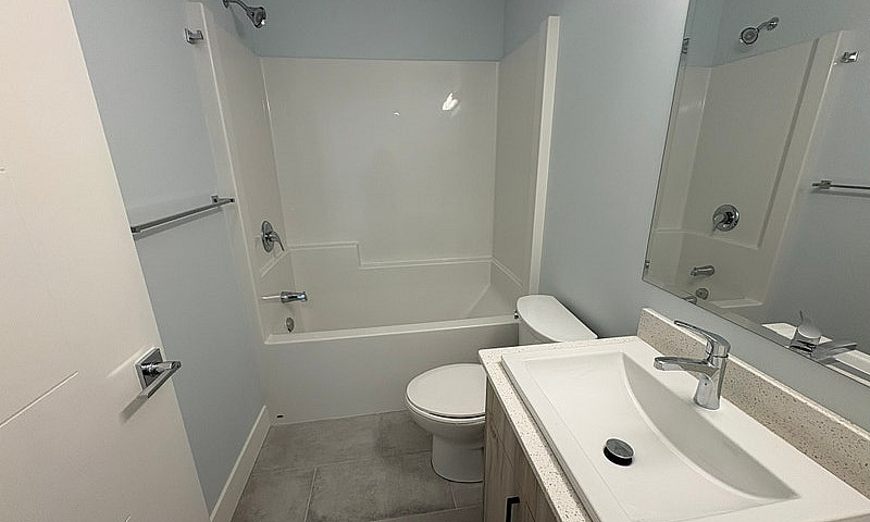2 Bedroom, 2 Bathroo...