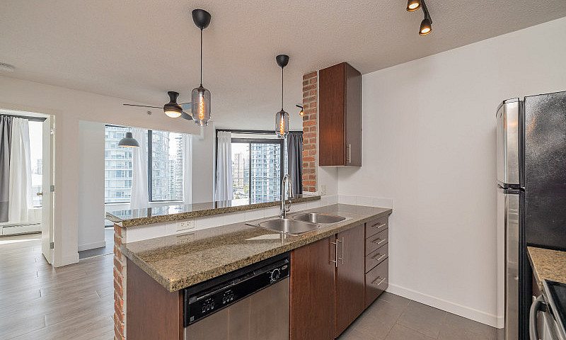 New Listing! 2703 58...