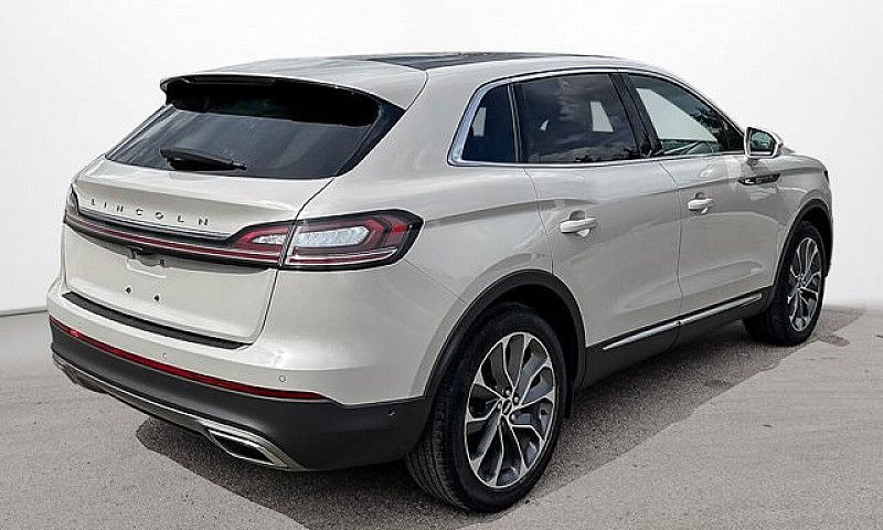 2022 Lincoln Nautilu...