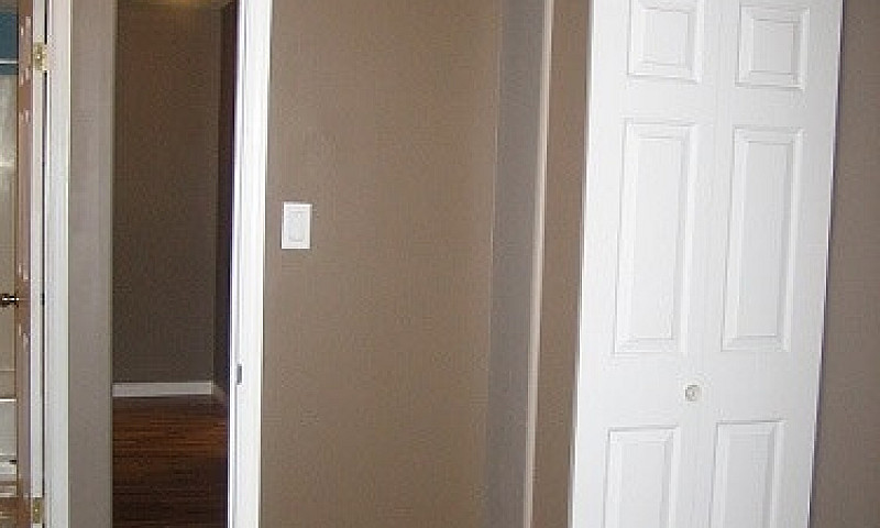 2 Bedroom Condo! In-...