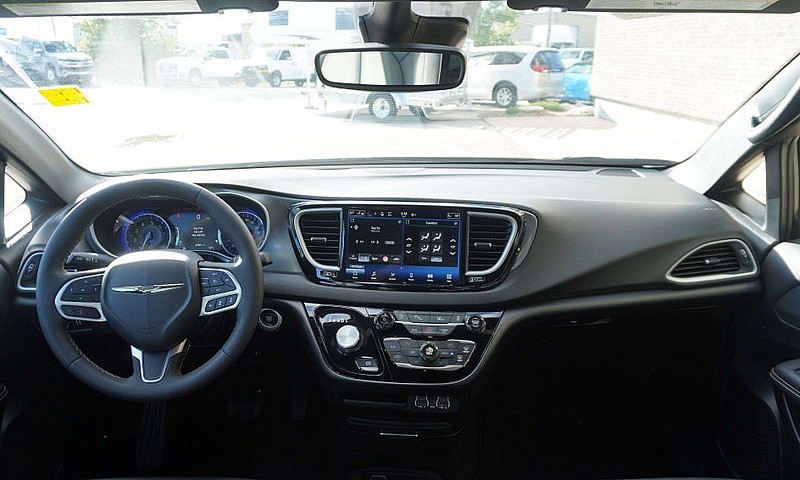 2025 Chrysler Grand ...