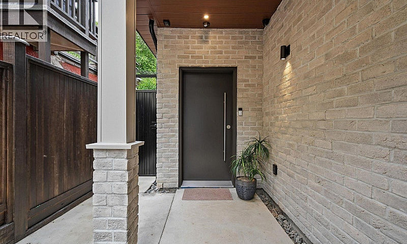 2 2211 William Stree...