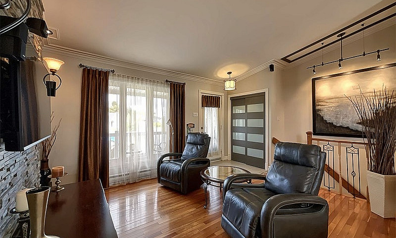 $615,000 - Bungalow ...