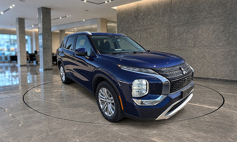 2023 Mitsubishi Outl...