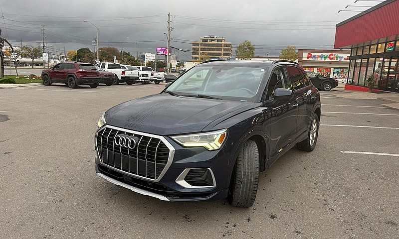 2020 Audi Q3 Komfort...