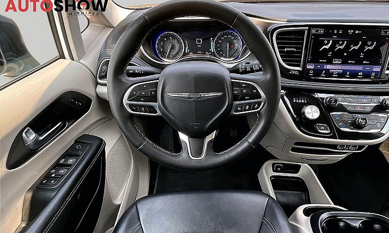 2024 Chrysler Pacifi...