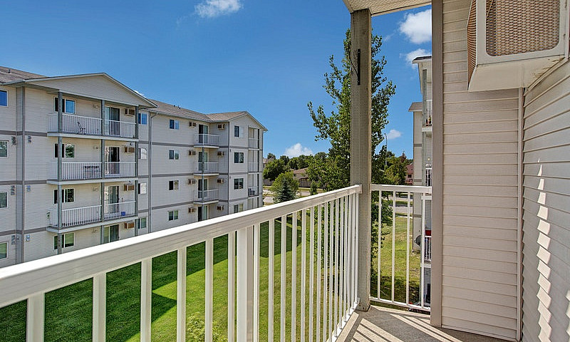 2 Bed X 1 Bath Apart...