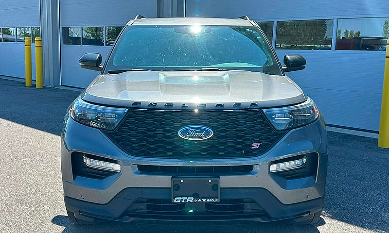 2022 Ford Explorer S...