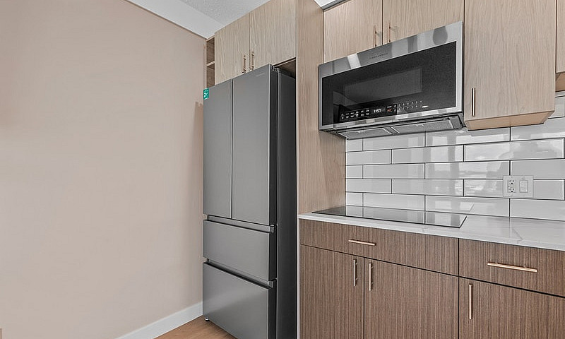 Bachelor Suites Avai...