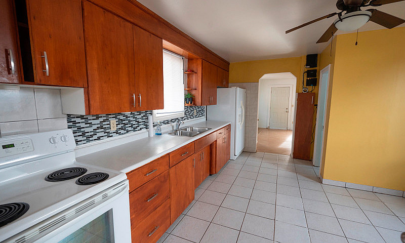 ***361 Otto Street *...