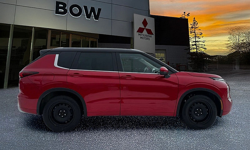 2023 Mitsubishi Outl...