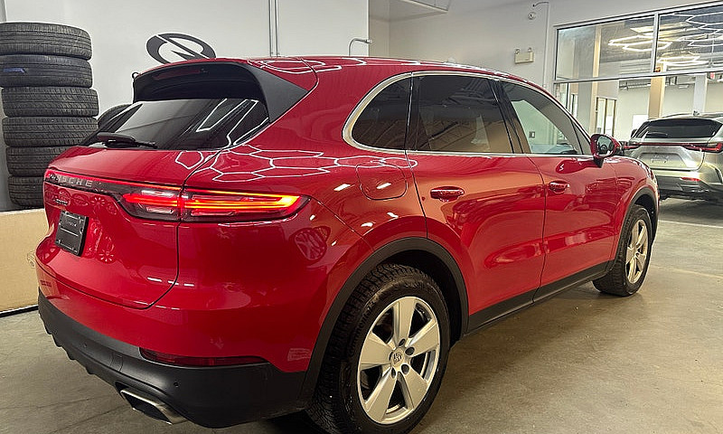 2022 Porsche Cayenne...