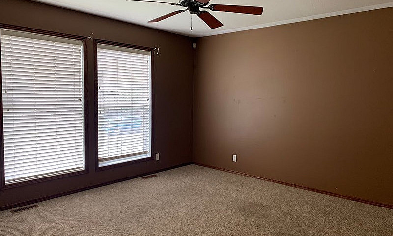 146 Inkster Close - ...
