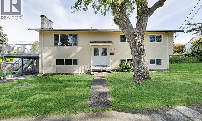 1575 Burton Ave Vict...