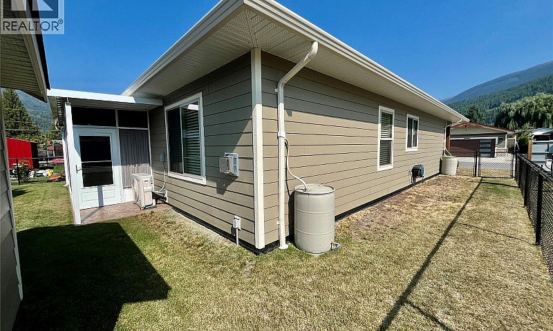 1132 Willow Row Sica...