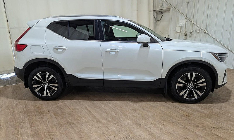 2023 Volvo Xc40 B5 U...
