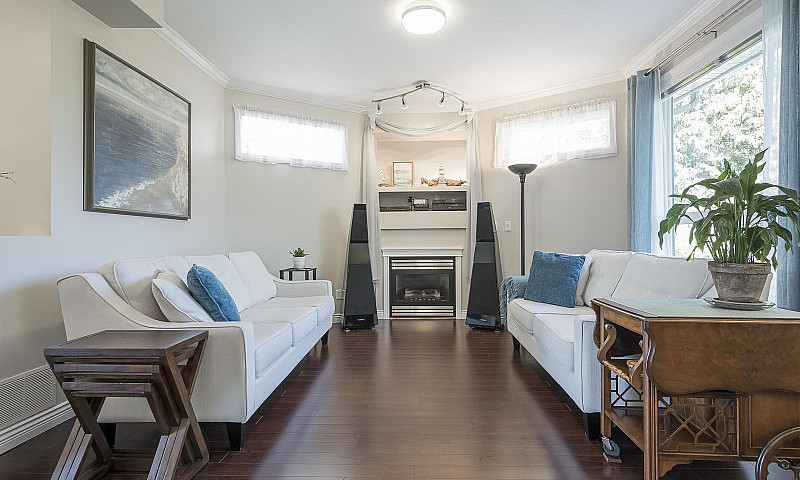 16477 59A Avenue Sur...