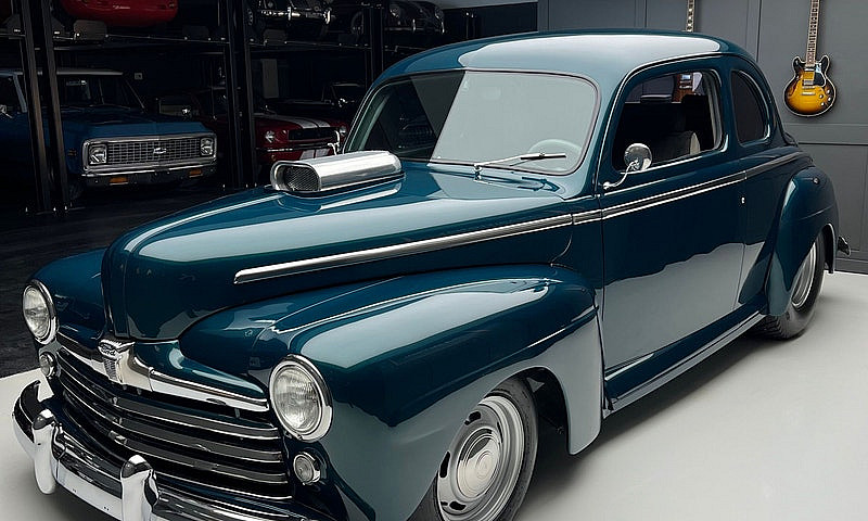 1948 Ford Super Delu...