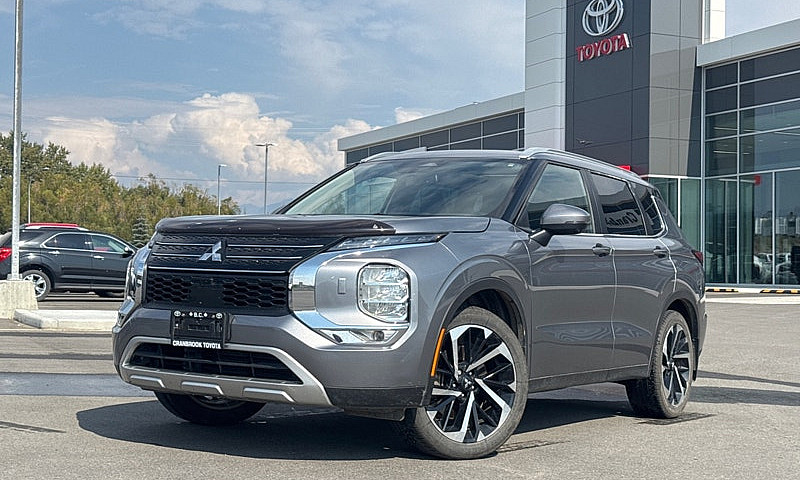 2023 Mitsubishi Outl...