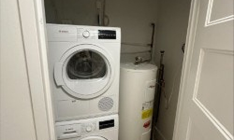 Modern 2 Bedroom - F...