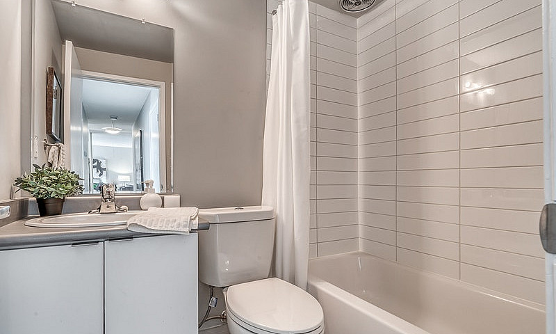 Garneau Place - 1 Be...