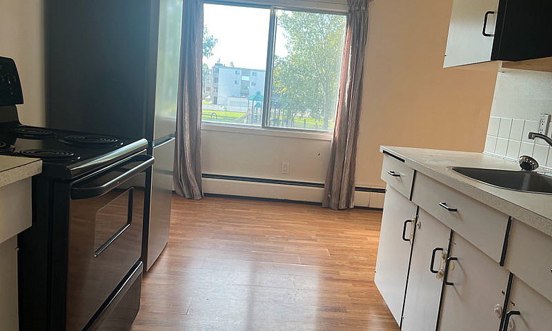 Ross Drive 2 Bed 1 B...