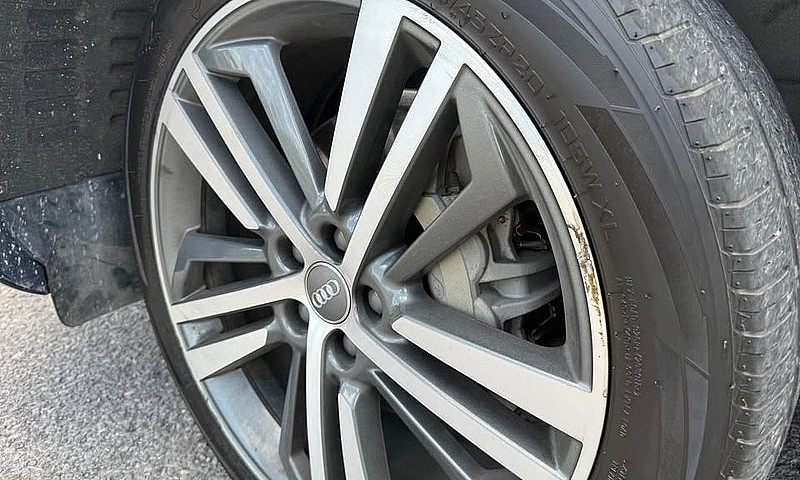 2018 Audi Q5 S- Line...