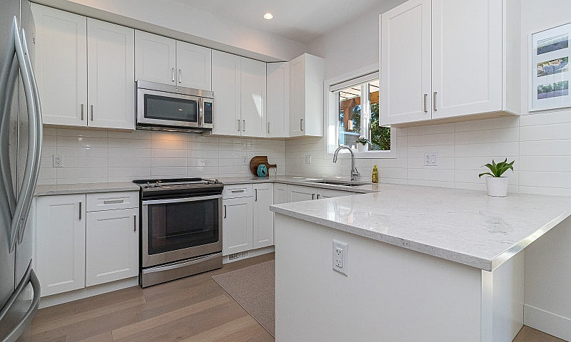 Townhome 3 Beds, 4 B...