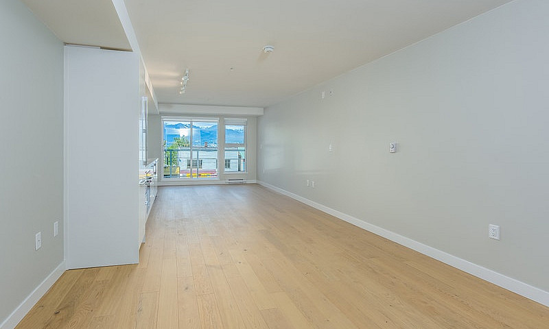 205-2508 Fraser...