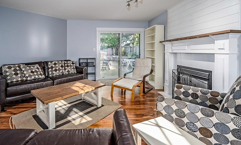 35452 Strathcona Cou...