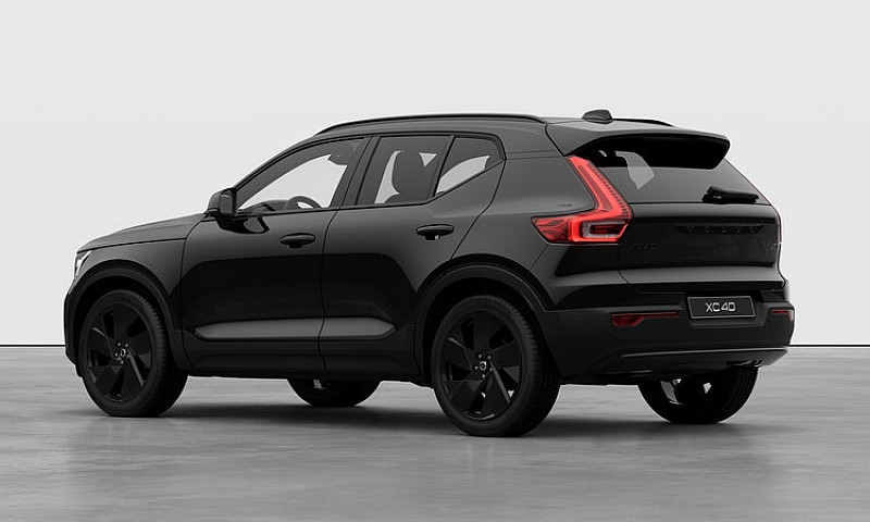 2026 Volvo Xc40...