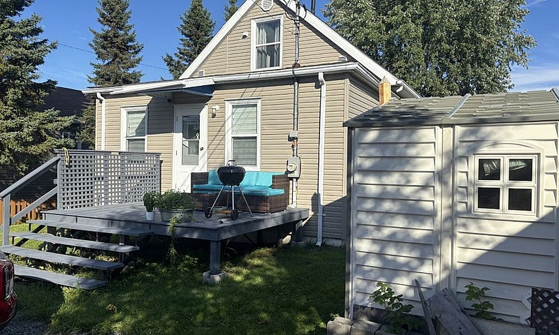 $368,000 - 1 1/2 Sto...