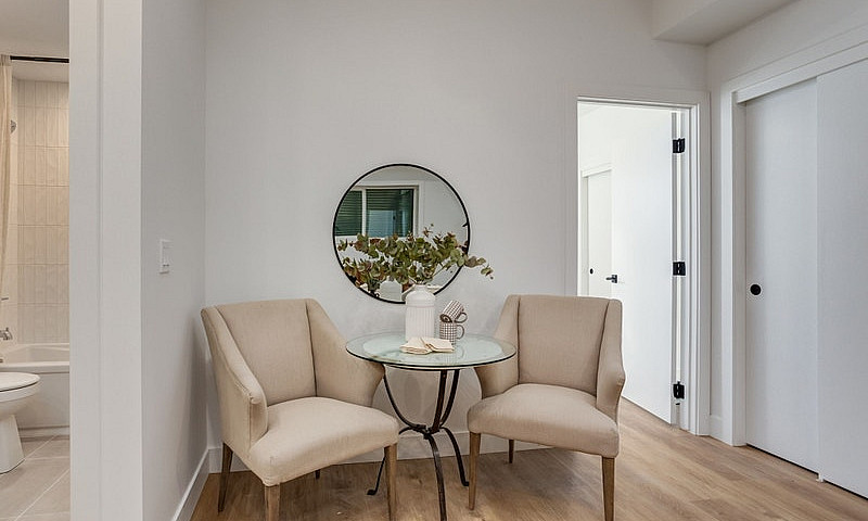 Modern 1-Bed Basemen...