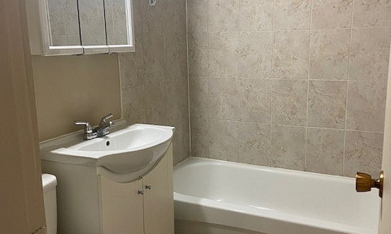 1 Bed 1 Bath Unit In...
