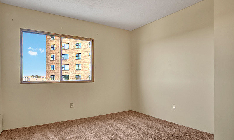 2 Bedroom At 33 Rive...