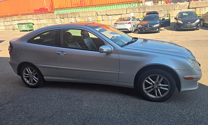 2005 Mercedes Benz C...