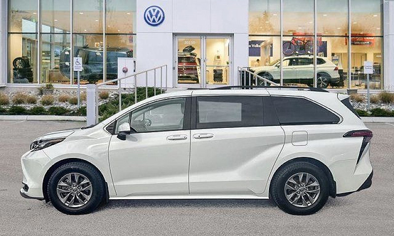 2022 Toyota Sienna...