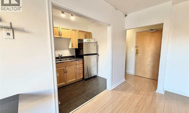 40 400 4Th Avenue N ...
