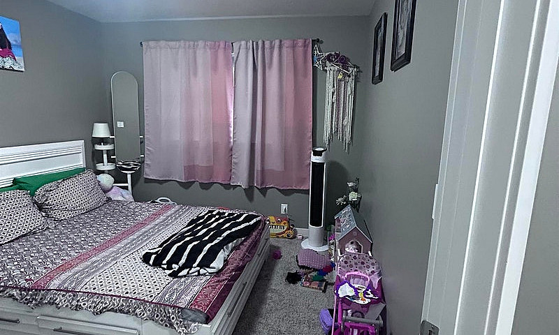 3 Bed 2 Bath Unit In...