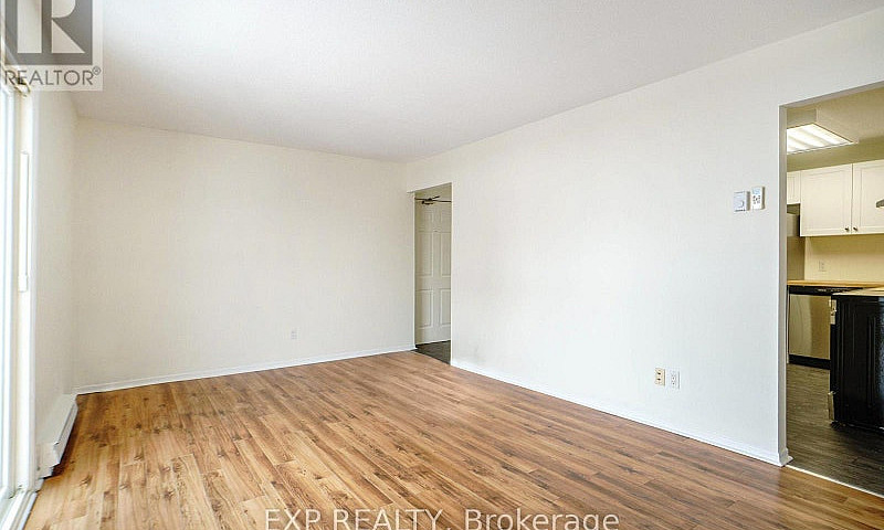 10 - 875 Laurier Str...
